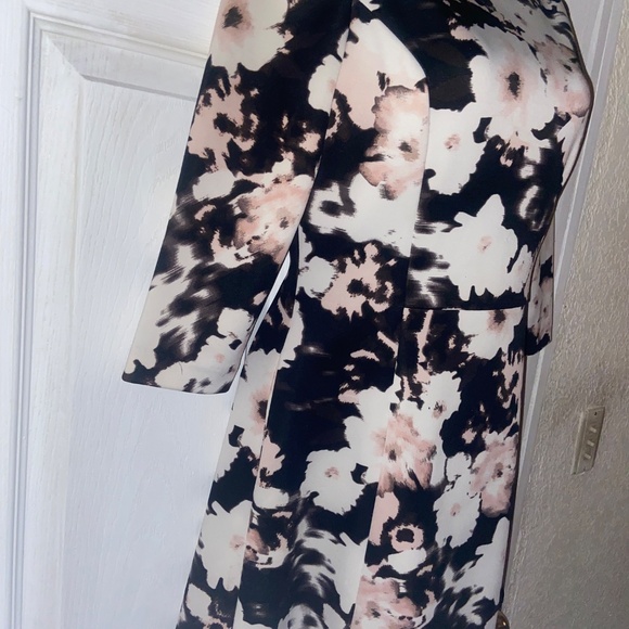 VINCE CAMUTO DRESS SIZE 4 - Picture 3 of 7